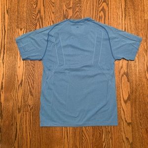 Lululemon short sleeve shirt